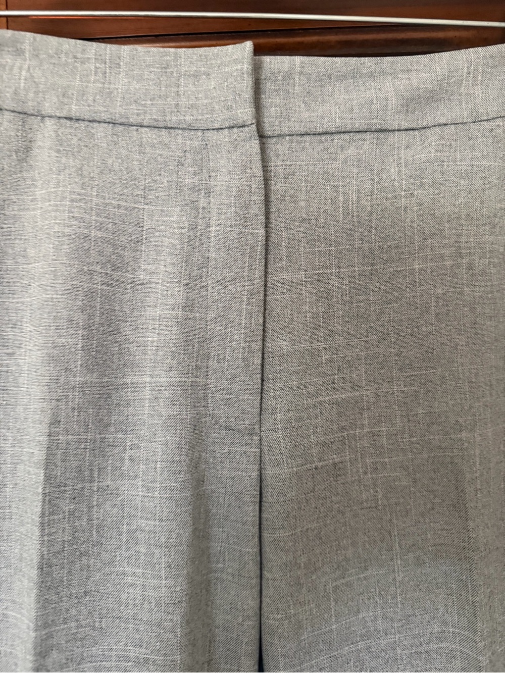 Kasper Light Gray Women's Two-Piece Pant Suit - Tailored Blazer & Straight Pants - Picture 3 of 8